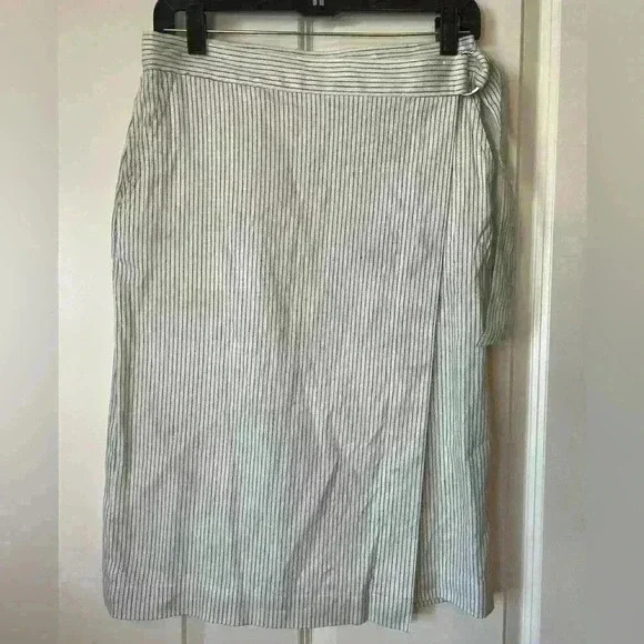 Banana Republic Cotton/Linen Wrap Skirt - Picture 2 of 12